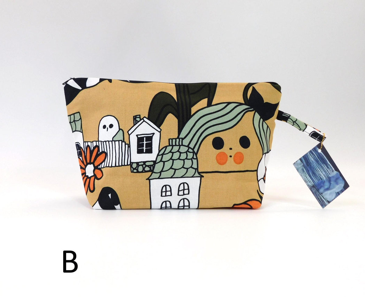 Marimekko Marikyla Fabric Zip Pouch  2 options    Tan Orange Olive White