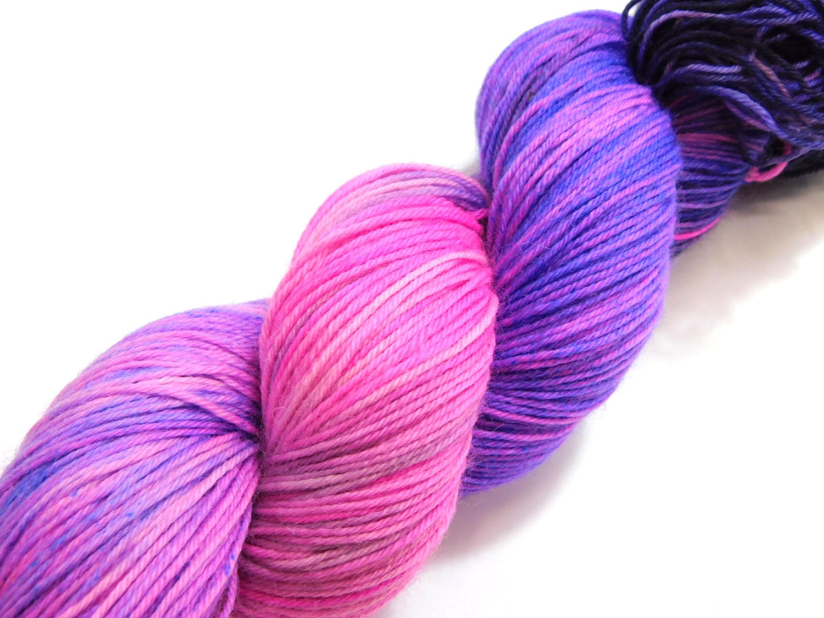 RAMMSKEINS: Oli         100g Variegated Pink Purple Sock Yarn   Fluorescent/UV Reactive