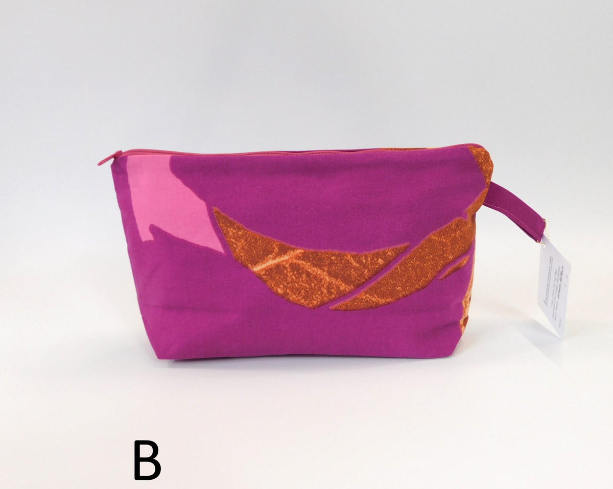 Marimekko Latvassa Korkealla Fabric Zip Pouch  2 options    Pink Plum Chestnut Orange