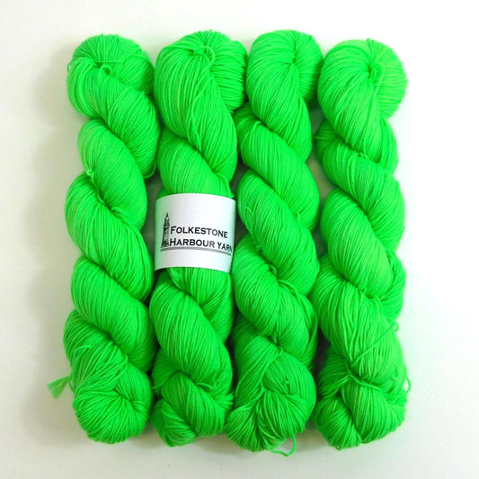 Fluorescent Dark Green Merino Blend Sock Wool yarn 100g skein