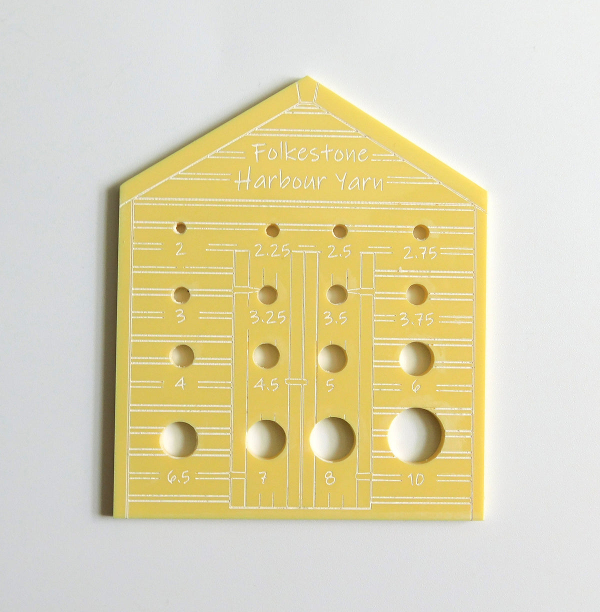 Beach Hut Knitting Needle Gauge       Metric     Choice of Pastel colours