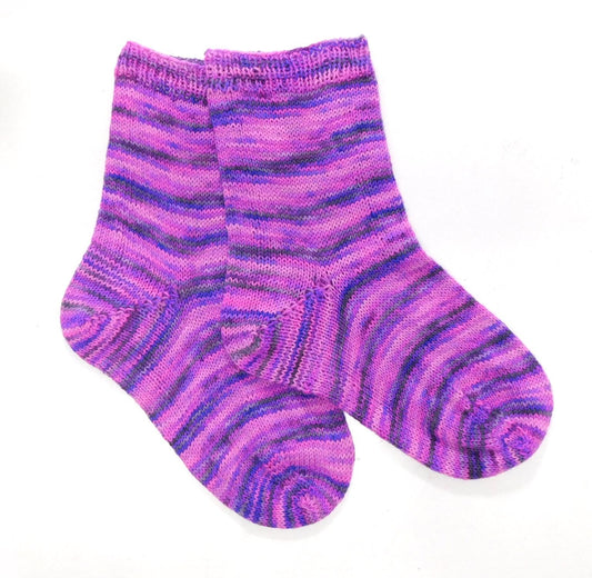 Simple Short Row Sock Knitting Pattern 4 sizes    Digital Download