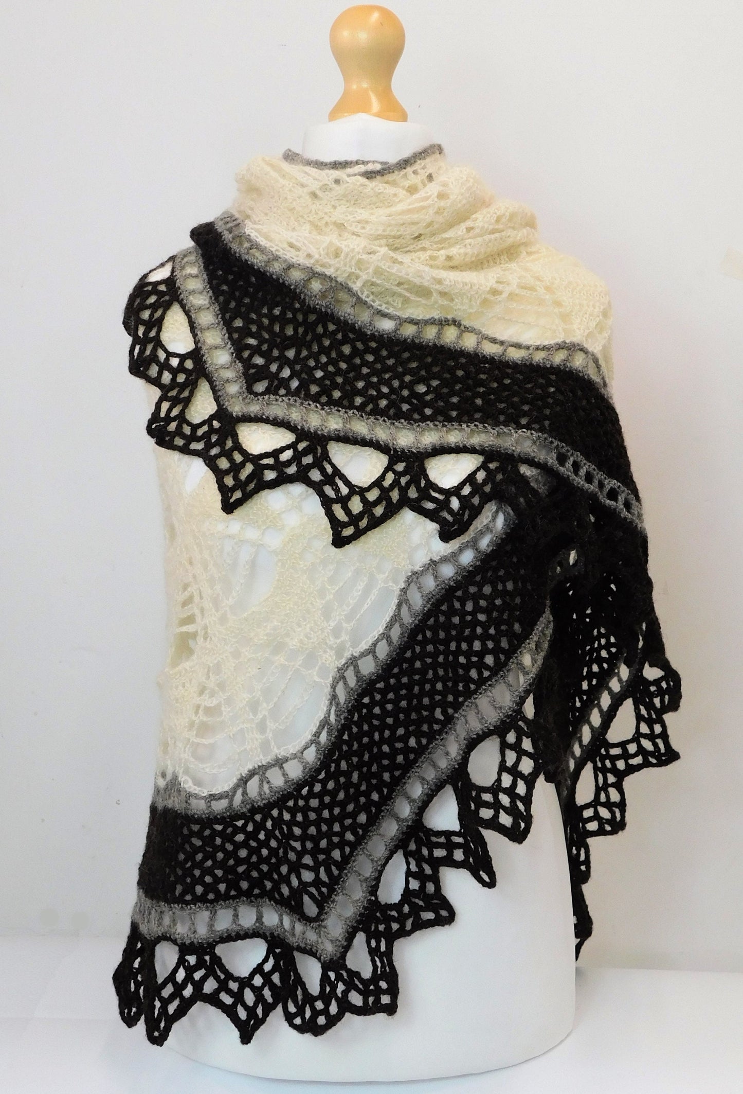 Arrowhead Shawl      Crochet Pattern      Digital Download