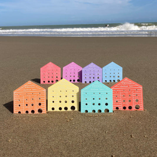 Beach Hut Knitting Needle Gauge       Metric     Choice of Pastel colours