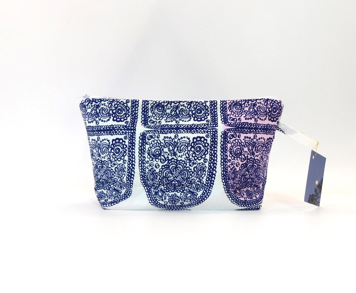 Marimekko Tantsu Zip Pouch in White Lilac & Navy size Large 10"