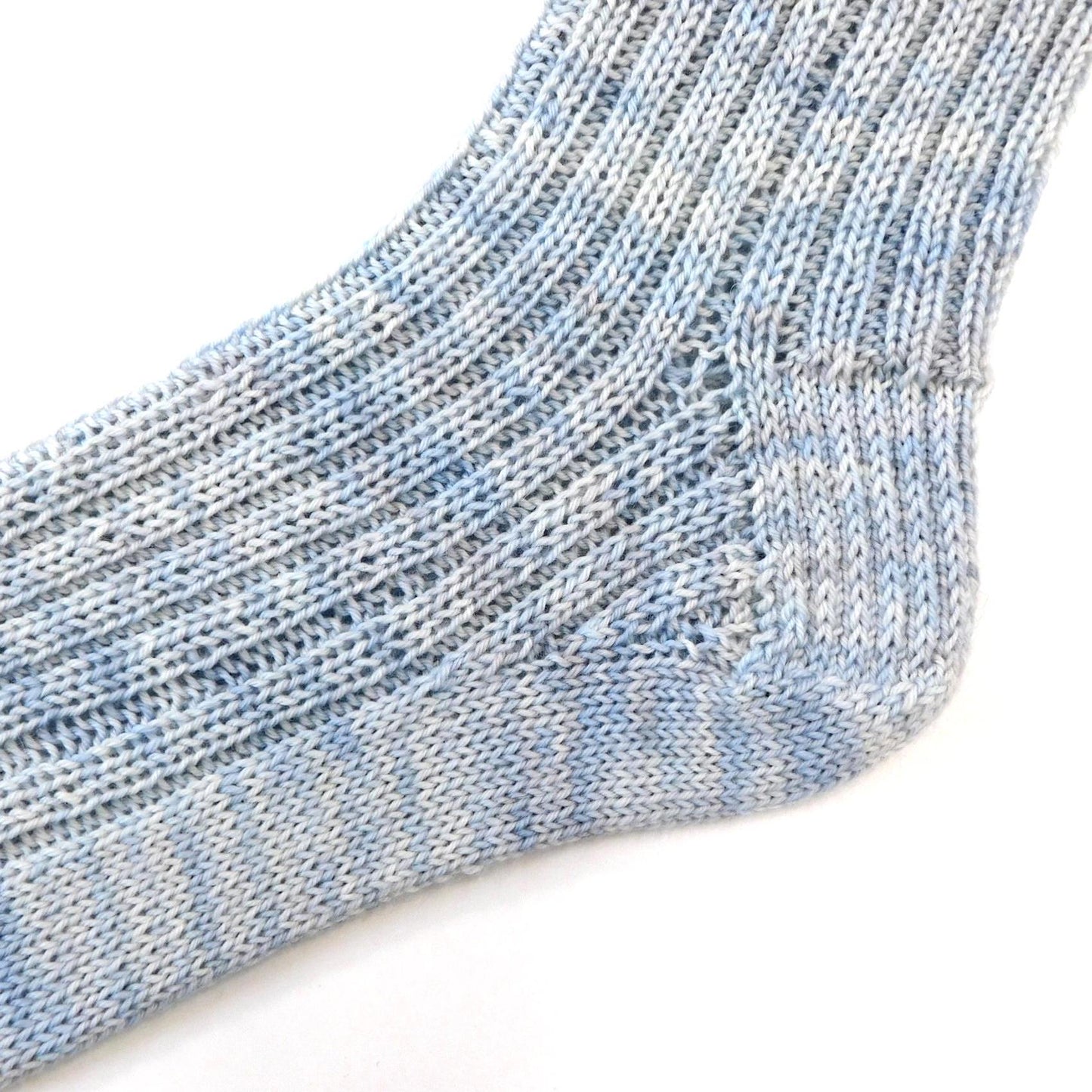 Simple Ribbed Sock Knitting Pattern 3 sizes    PDF  Instant Download