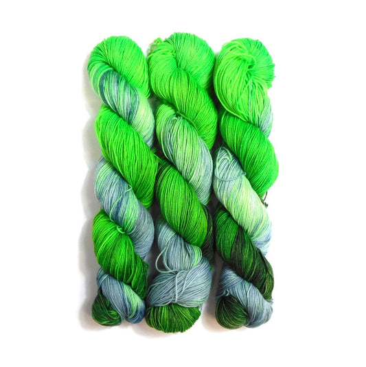 RAMMSKEINS: Paul        100g Variegated Green Grey Black Sock Yarn   Fluorescent/UV Reactive