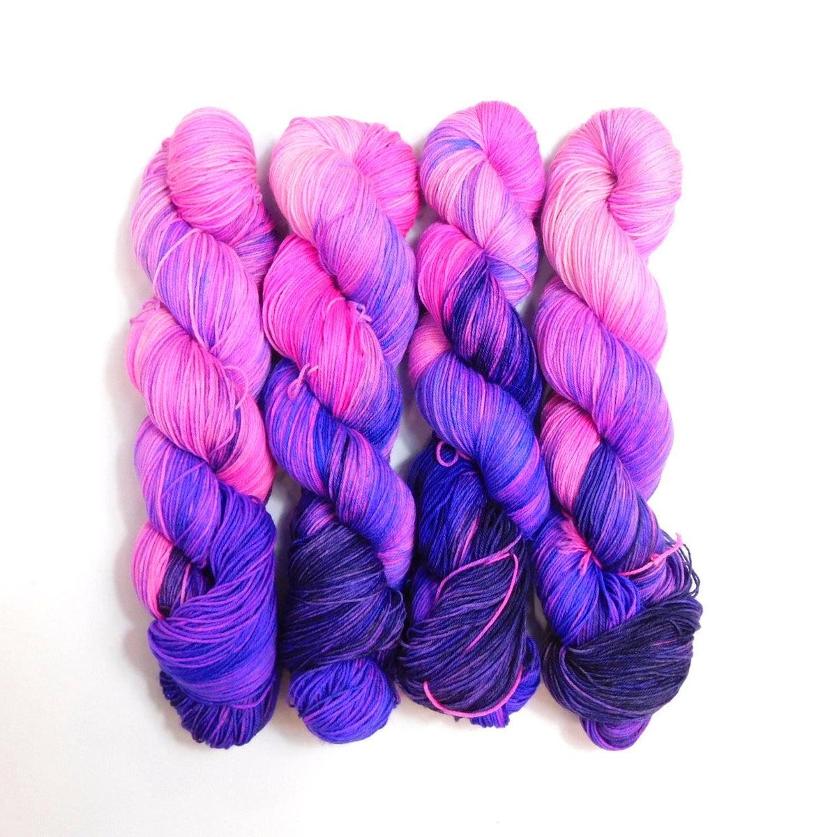 RAMMSKEINS: Oli         100g Variegated Pink Purple Sock Yarn   Fluorescent/UV Reactive