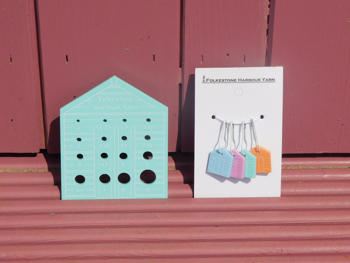 Beach Hut Knitting Needle Gauge       Metric     Choice of Pastel colours
