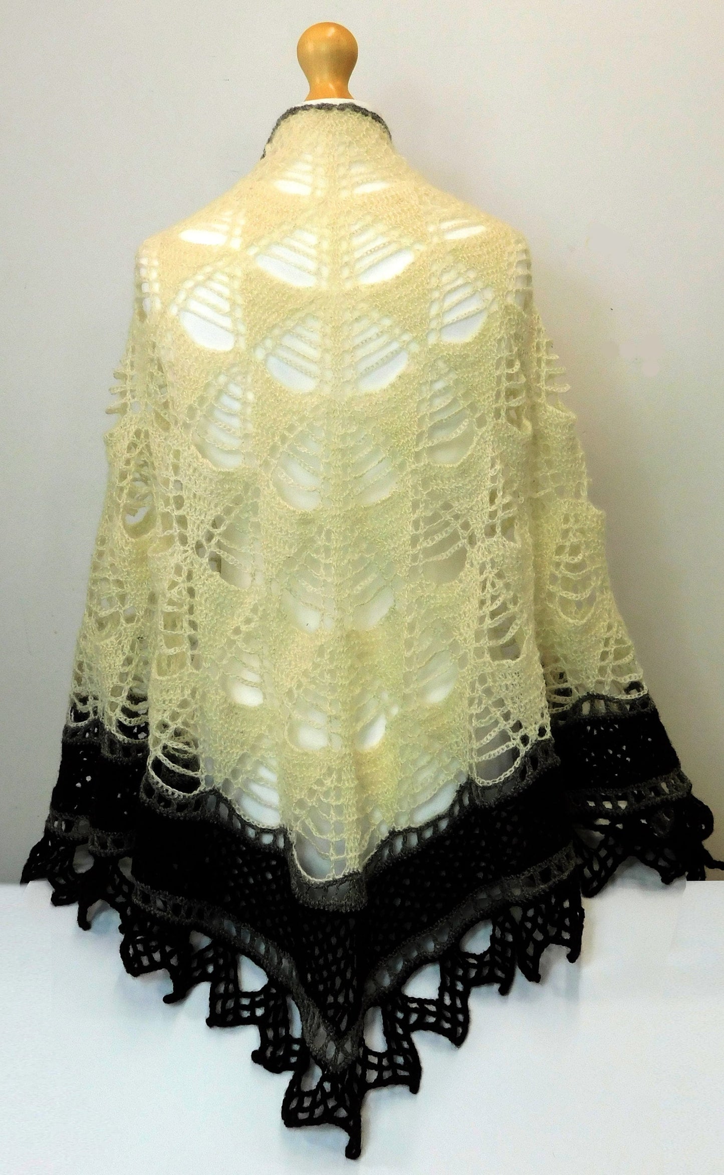 Arrowhead Shawl      Crochet Pattern      Digital Download