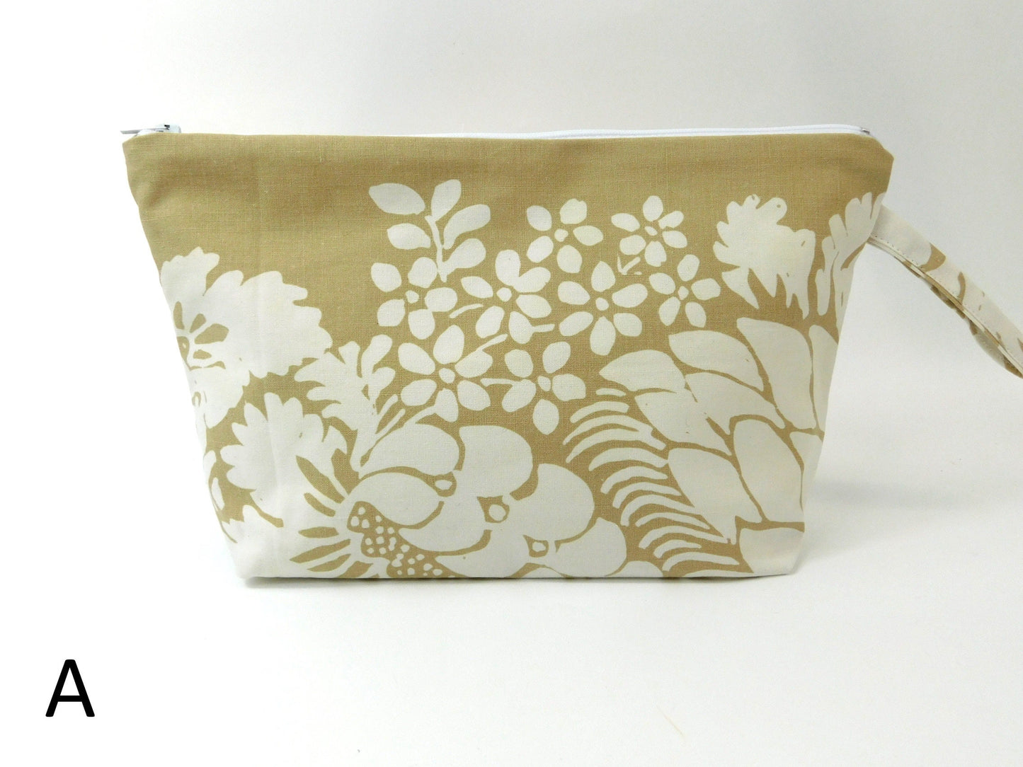Marimekko Ananas Fabric Zip Pouch in White & Beige         size Large 10"